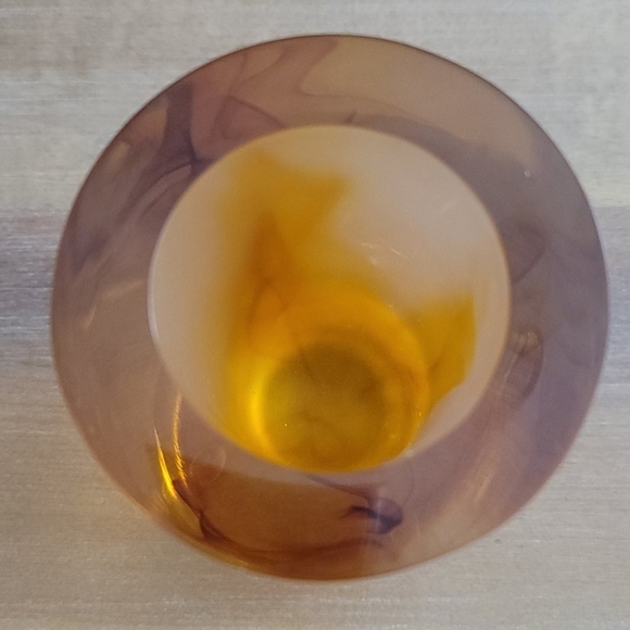 Amber Vase made of resin and fiberglass - Picture 9 of 11